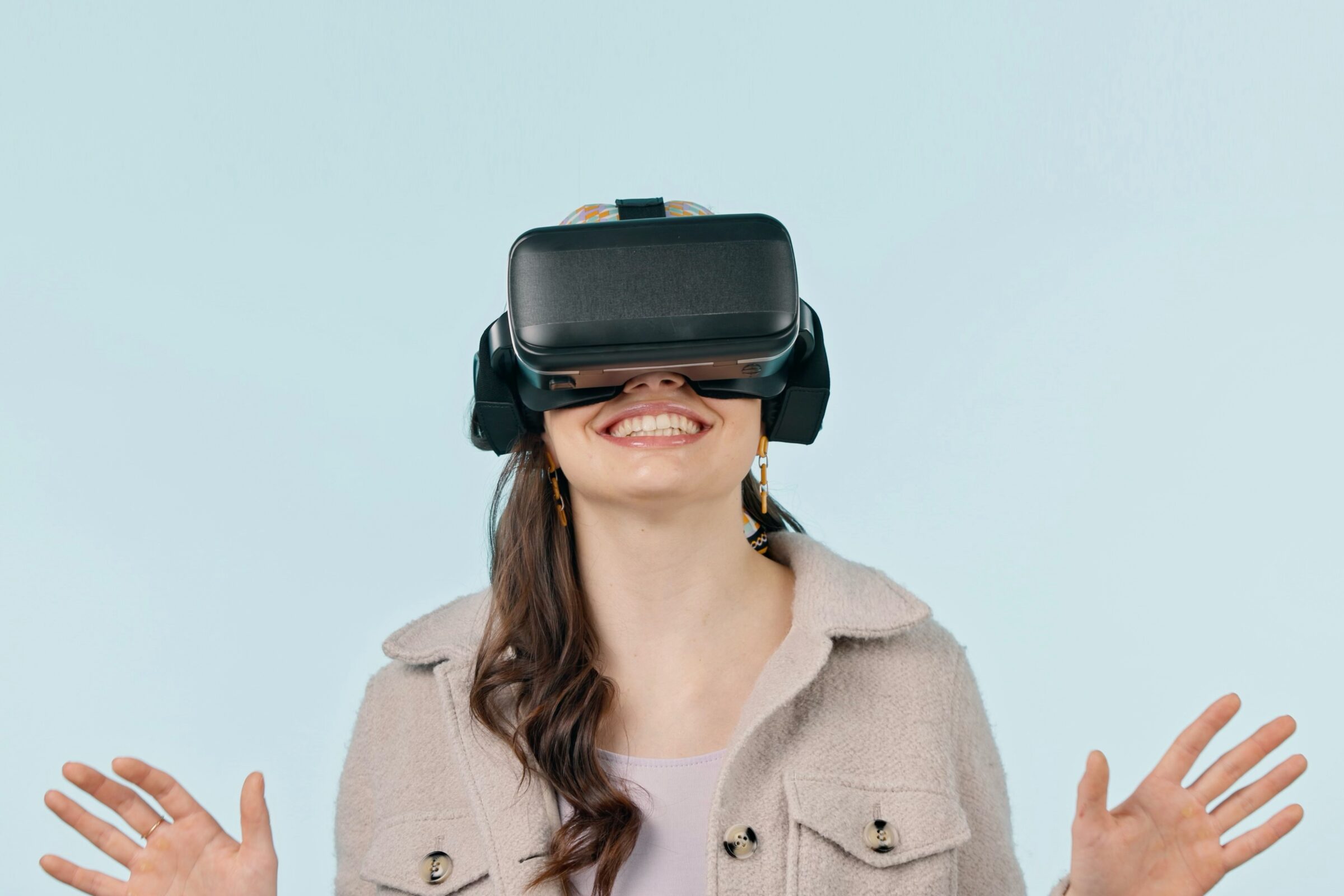 Young woman wearing a vr headset